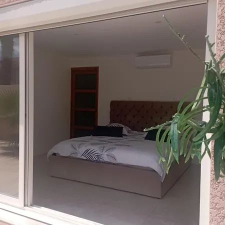 & & & Piscine & Wifi *
