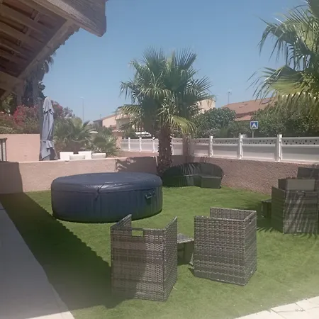 & & & Piscine & Wifi Maison d'hôtes *